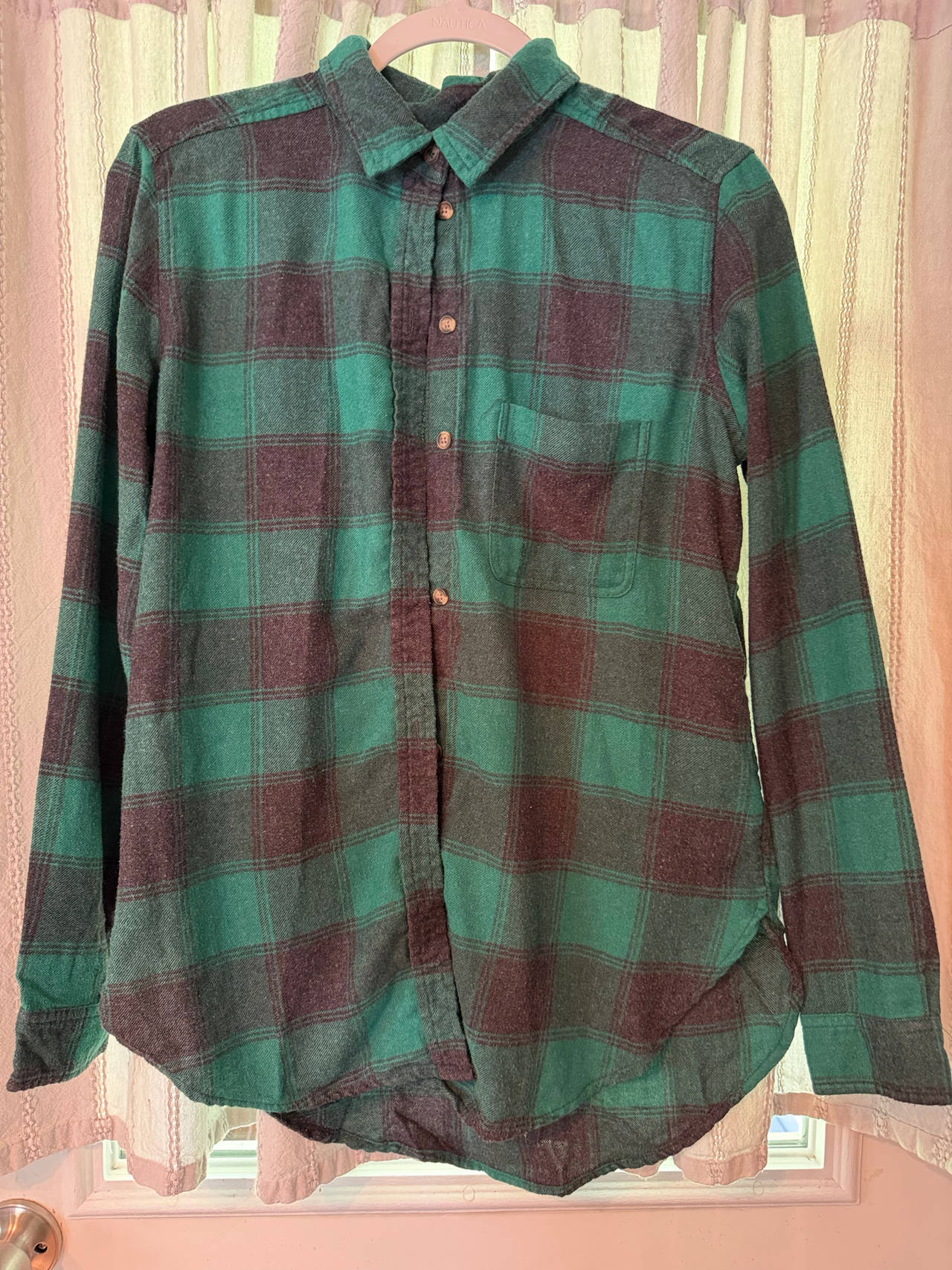 American Eagle Green and Black Plaid Flannel Shirt