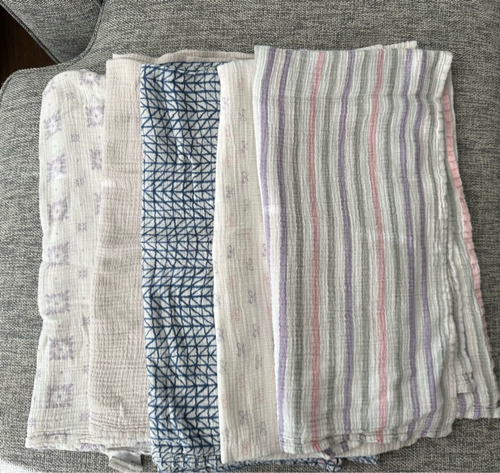 5 Aden + Anais cotton muslin swaddle blankets