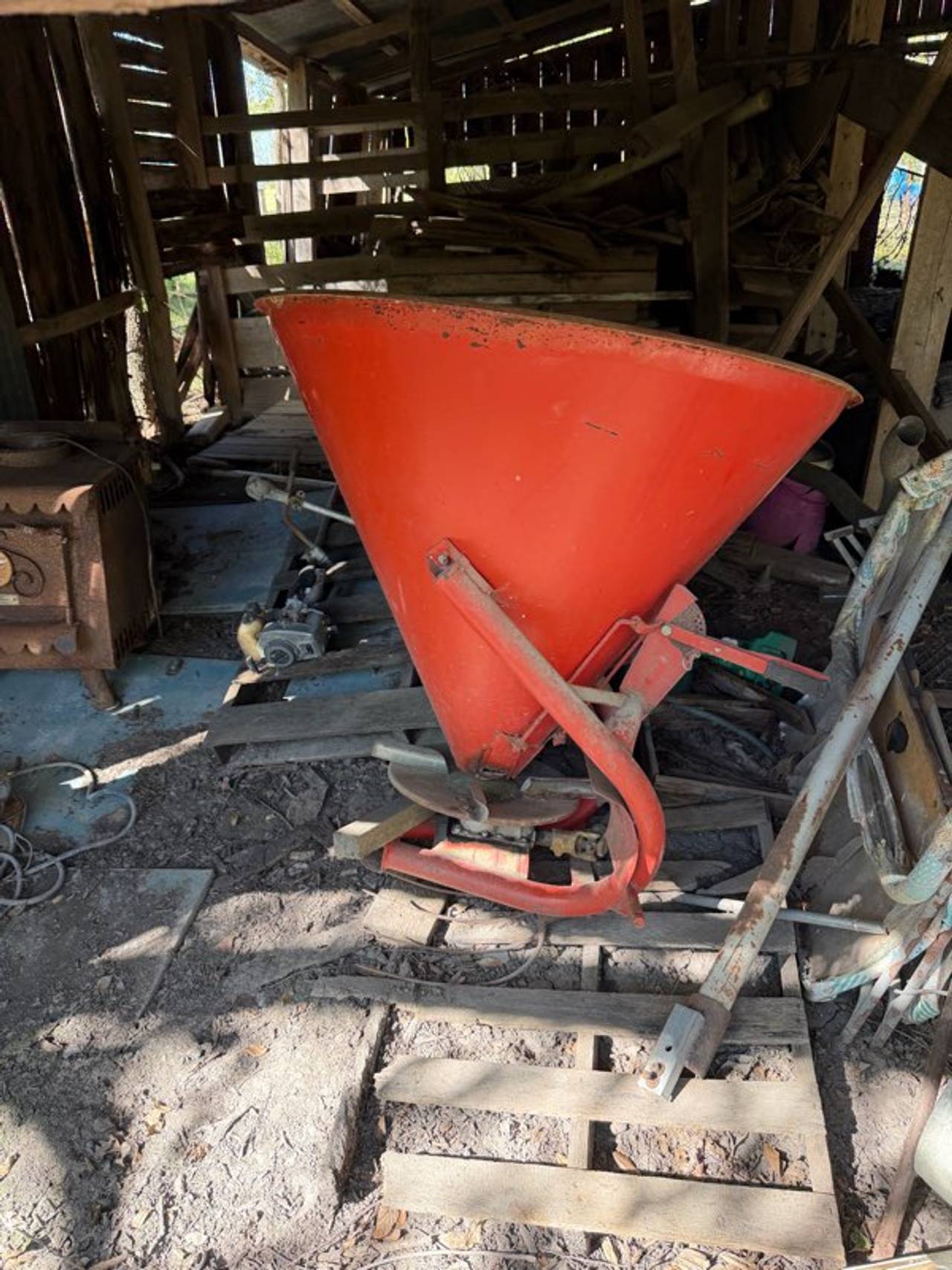 3-Point Broadcast Spreader