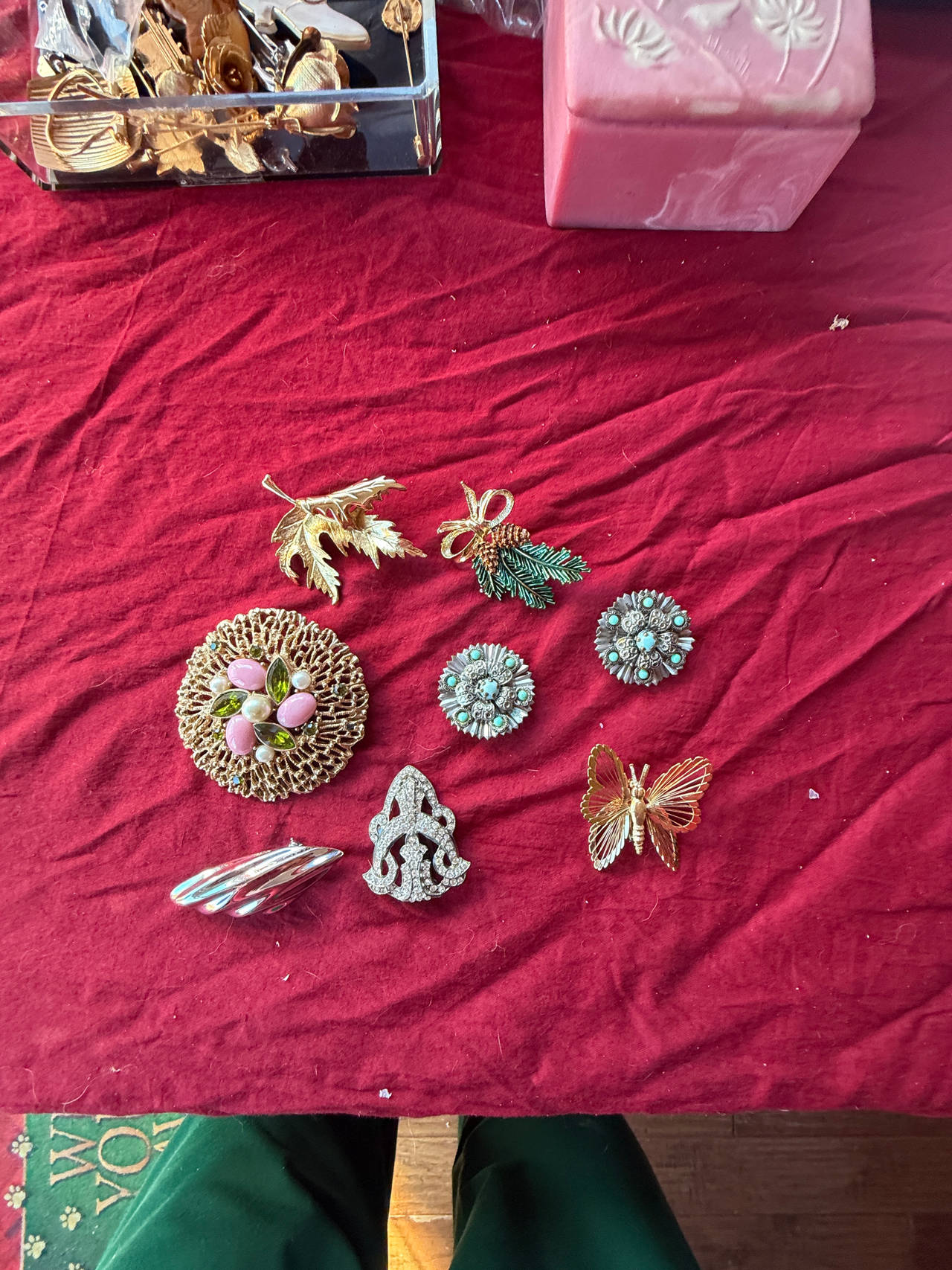 Vintage Costume Jewelry Brooch Lot
