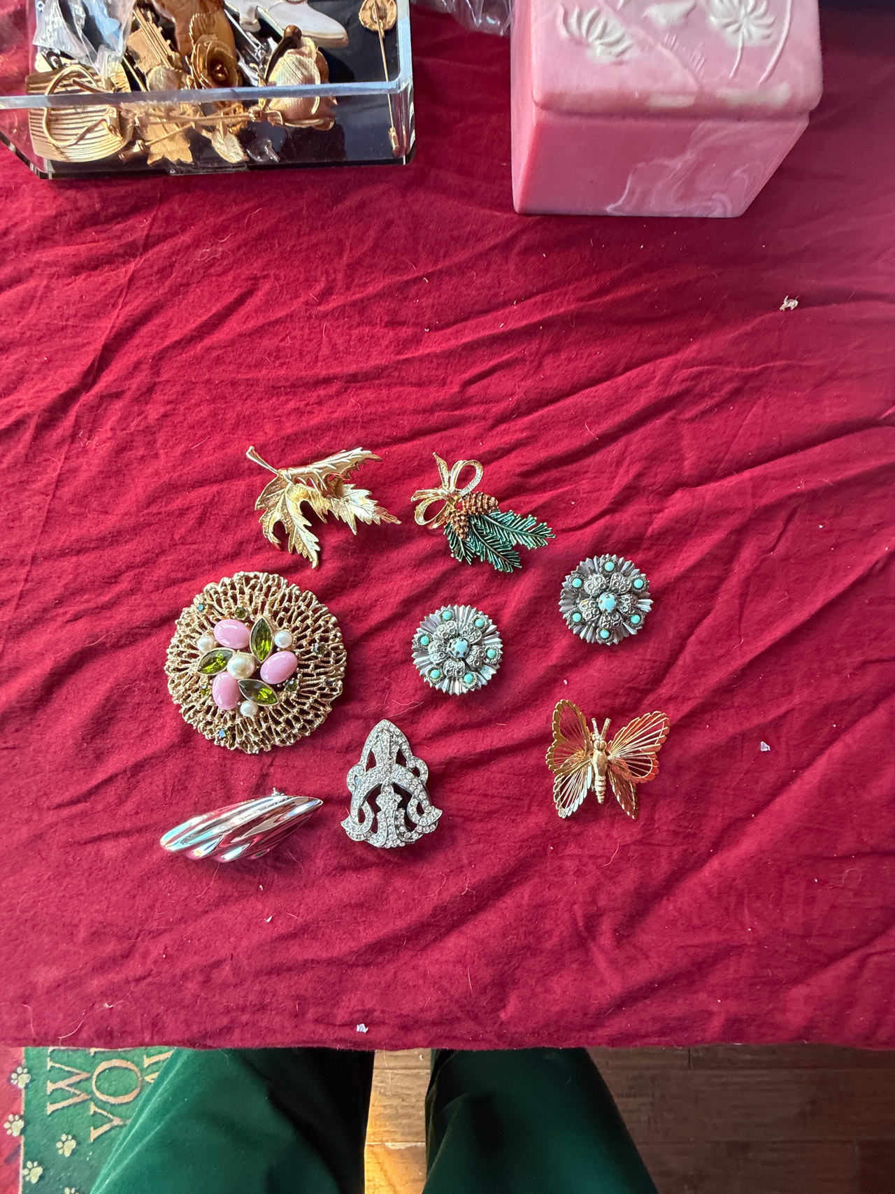 Vintage Costume Jewelry Brooch Lot