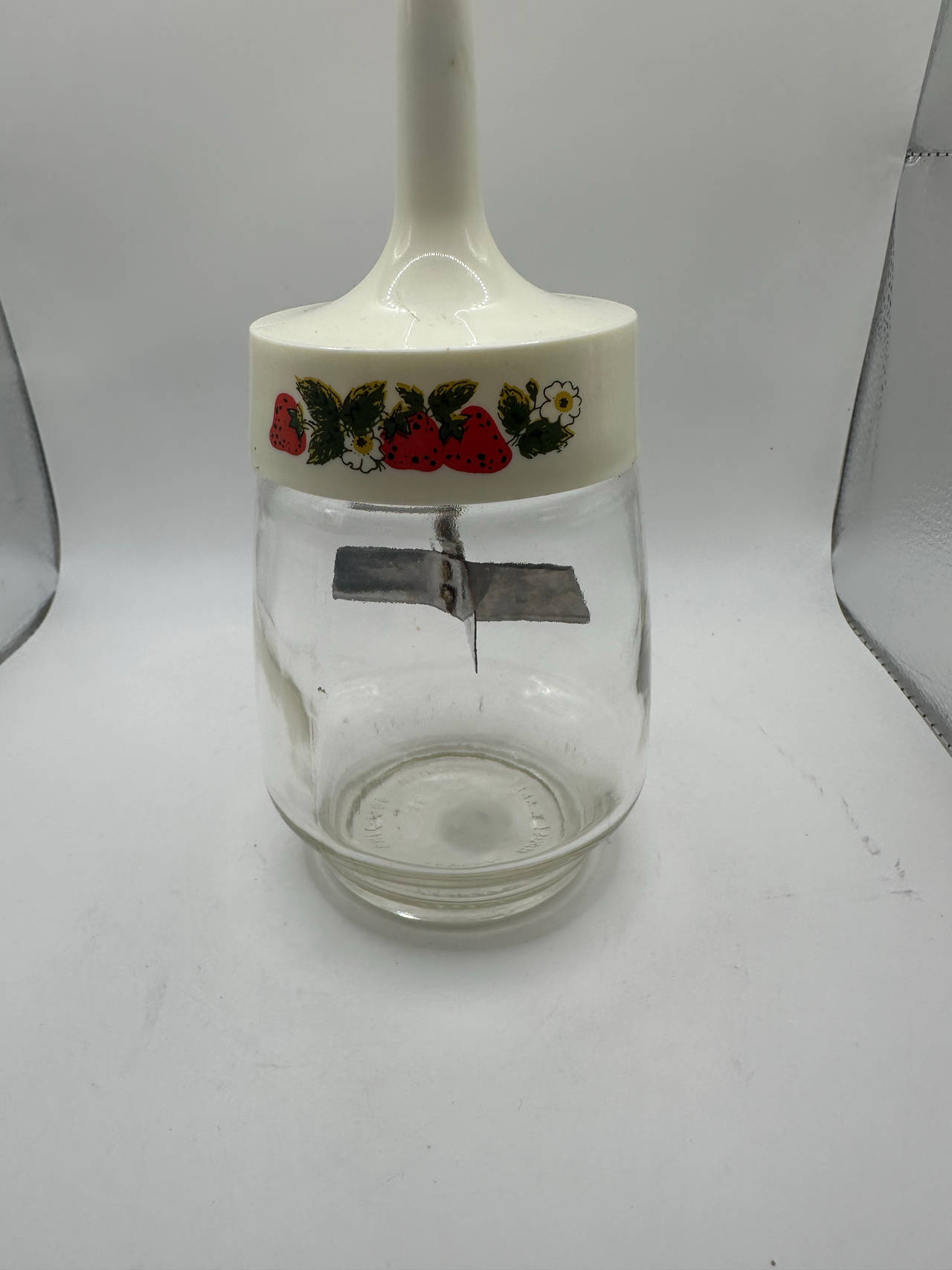 Federal Housewares Strawberry Glass Nut Chopper