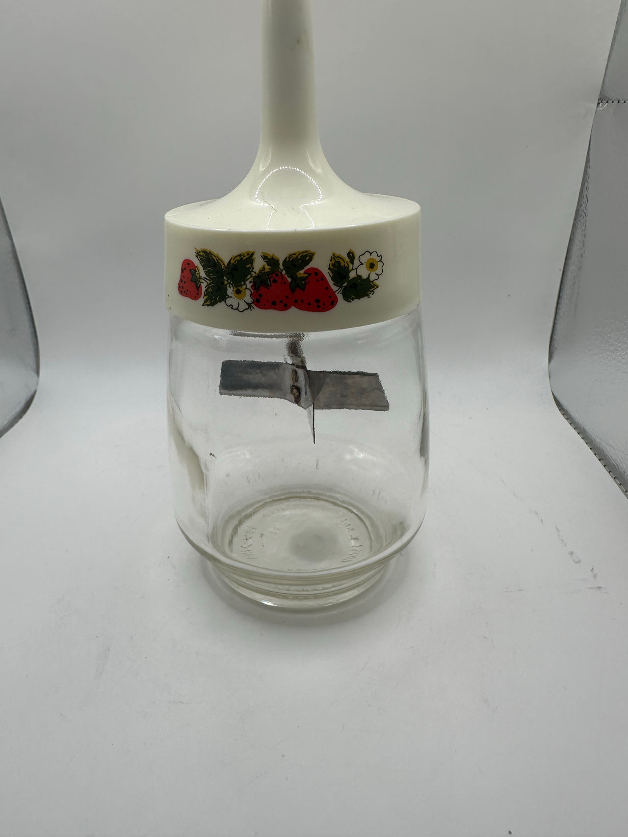 Federal Housewares Strawberry Glass Nut Chopper