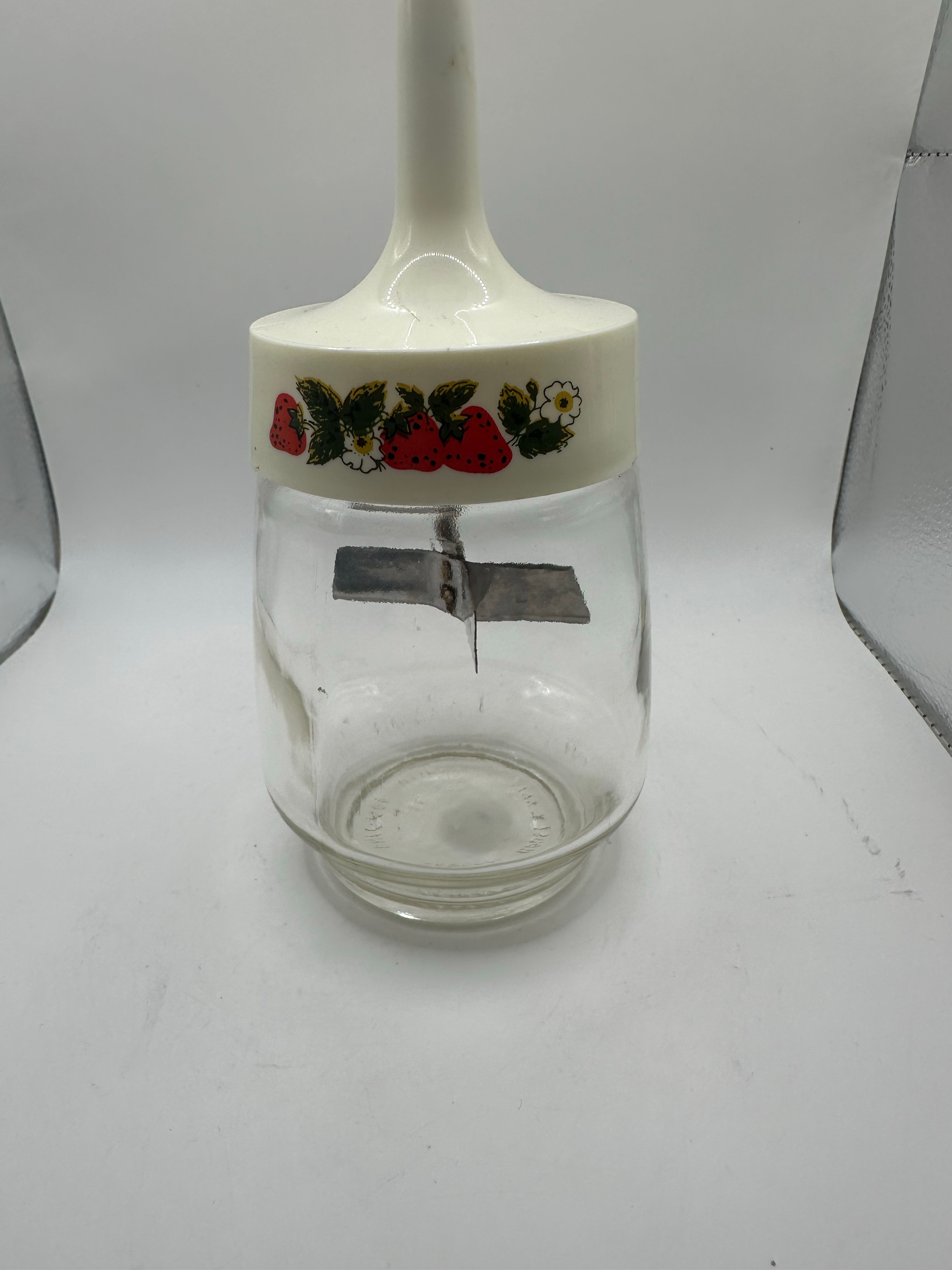Federal Housewares Strawberry Glass Nut Chopper