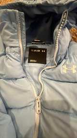 Under Armour Kids' Hooded Puffer Jacket youth small good condition - Image 3