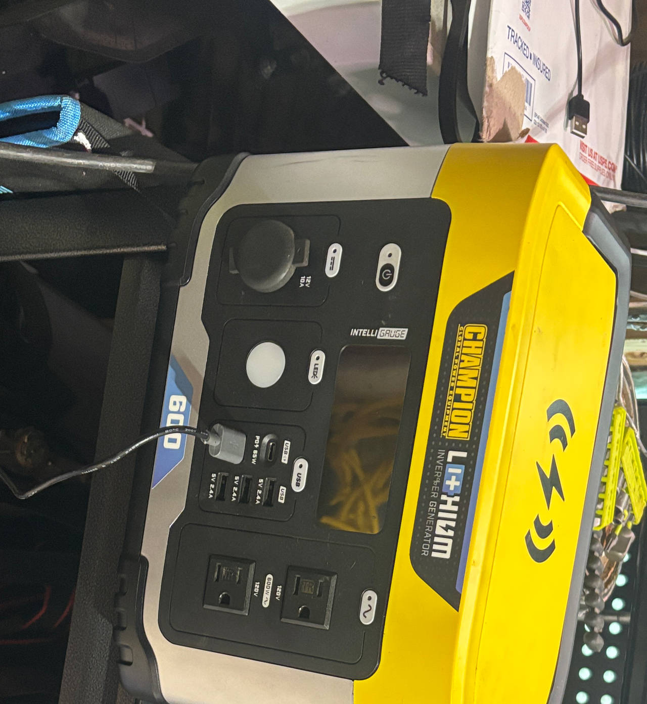 Champion 600-Watt Lithium-Ion Portable Power Station