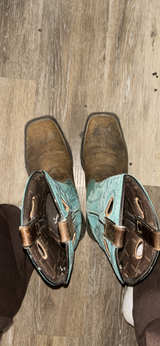 Ariat Men's Western Boots with Turquoise Shaft - Image 4