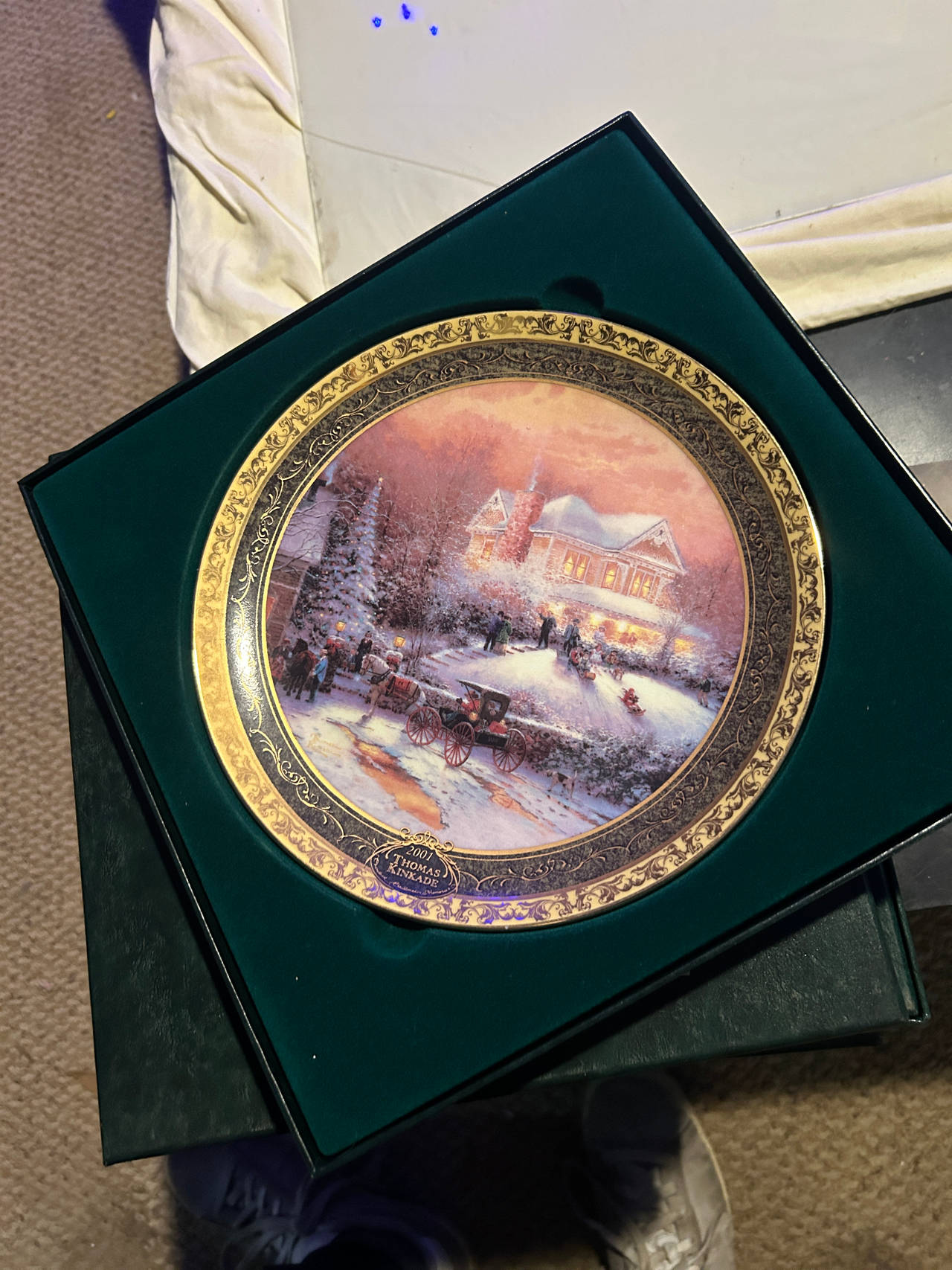 Thomas Kinkade A Holiday Gathering 2001 Collector Plate
