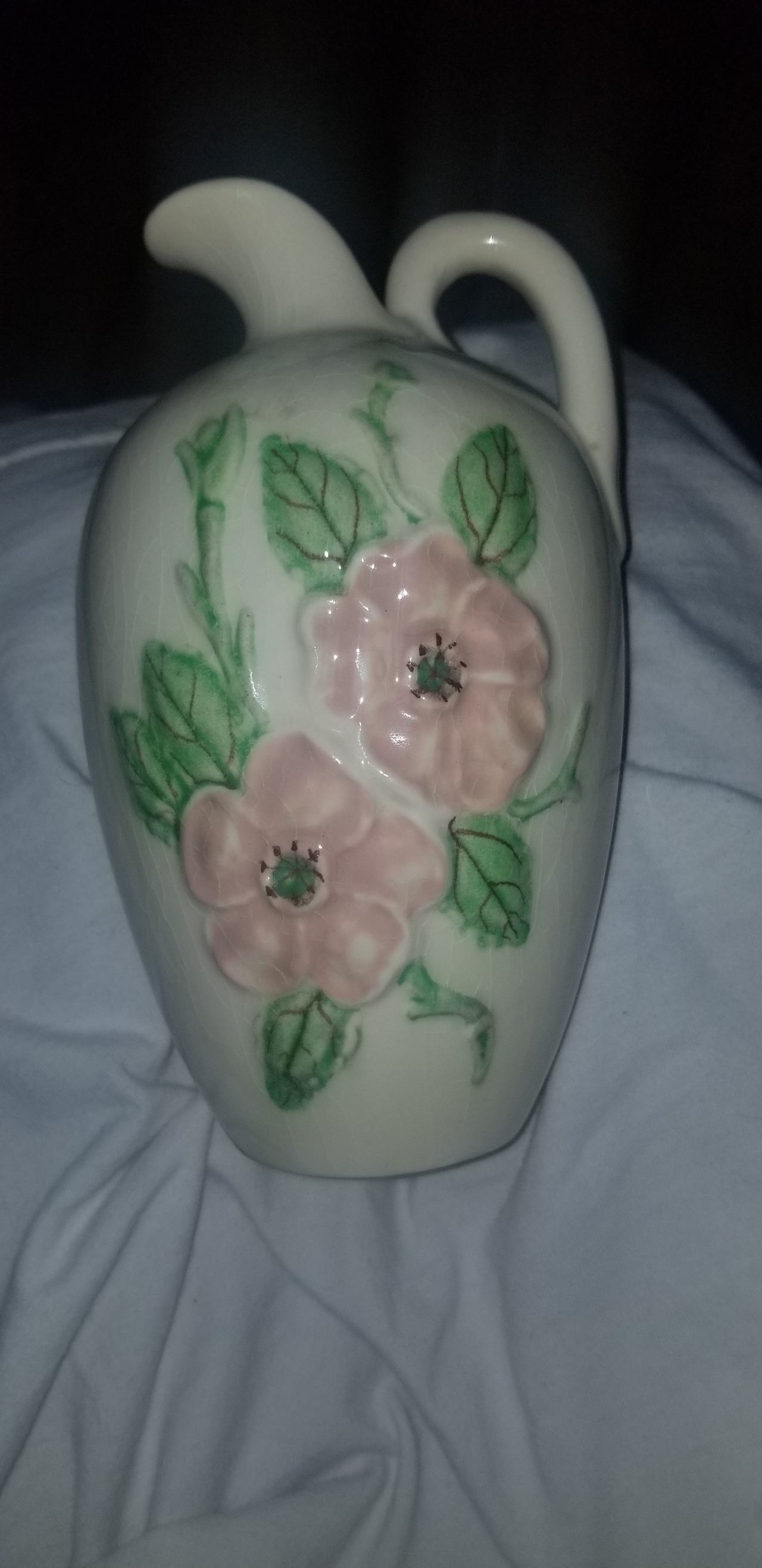 Hull Rosella Patterned Art Pottery