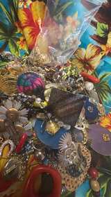 Bulk Vintage Costume earrings Lot - Image 6