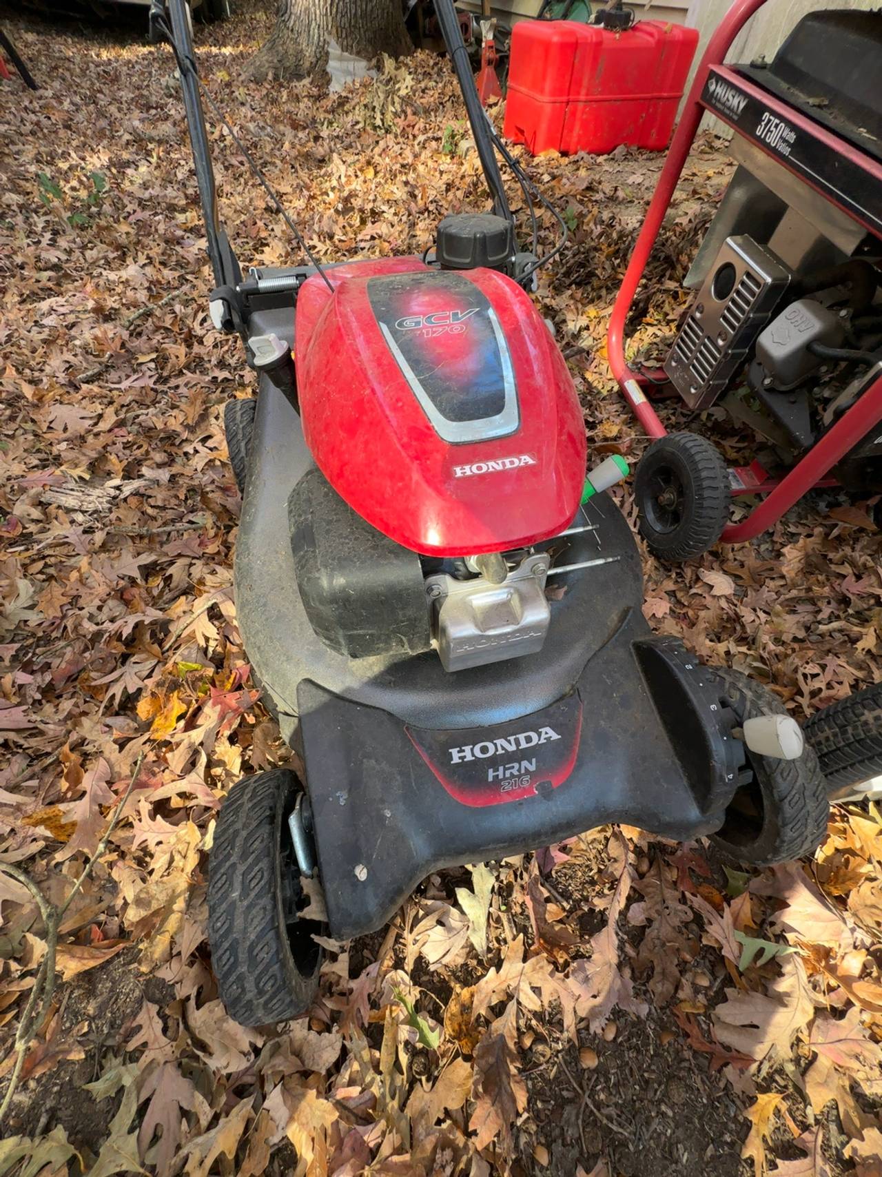 Honda HRN216 21" Self-Propelled Gas Lawn Mower