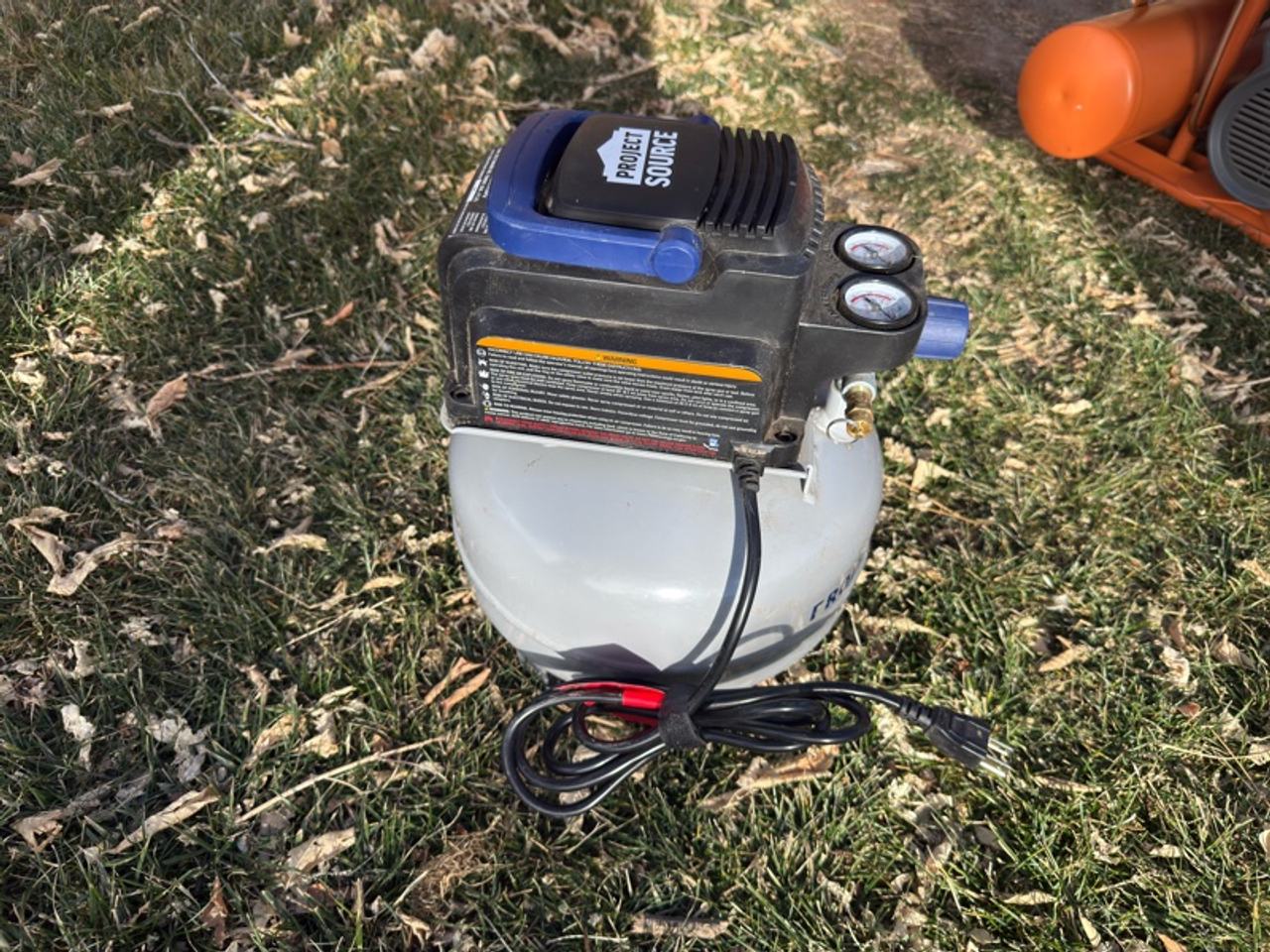 Project Source 3-Gallon Portable Electric 110 PSI Pancake Air Compressor