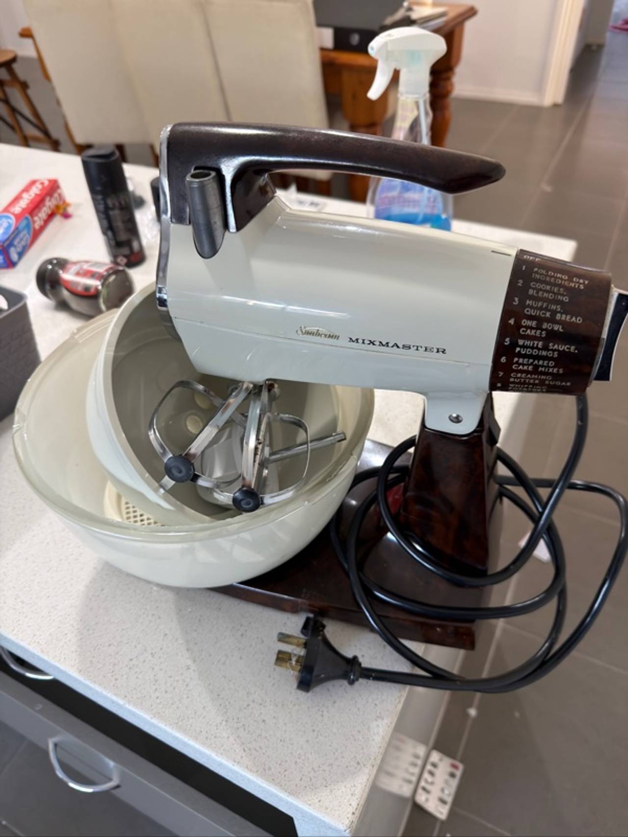 Sunbeam Mixmaster 12-Speed Stand Mixer Avocado Green vintage