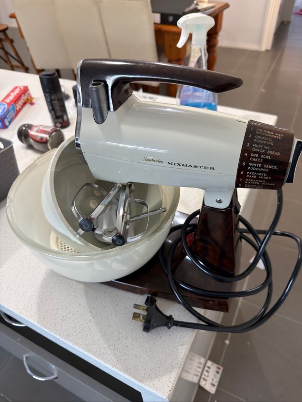 Sunbeam Mixmaster 12-Speed Stand Mixer Avocado Green vintage