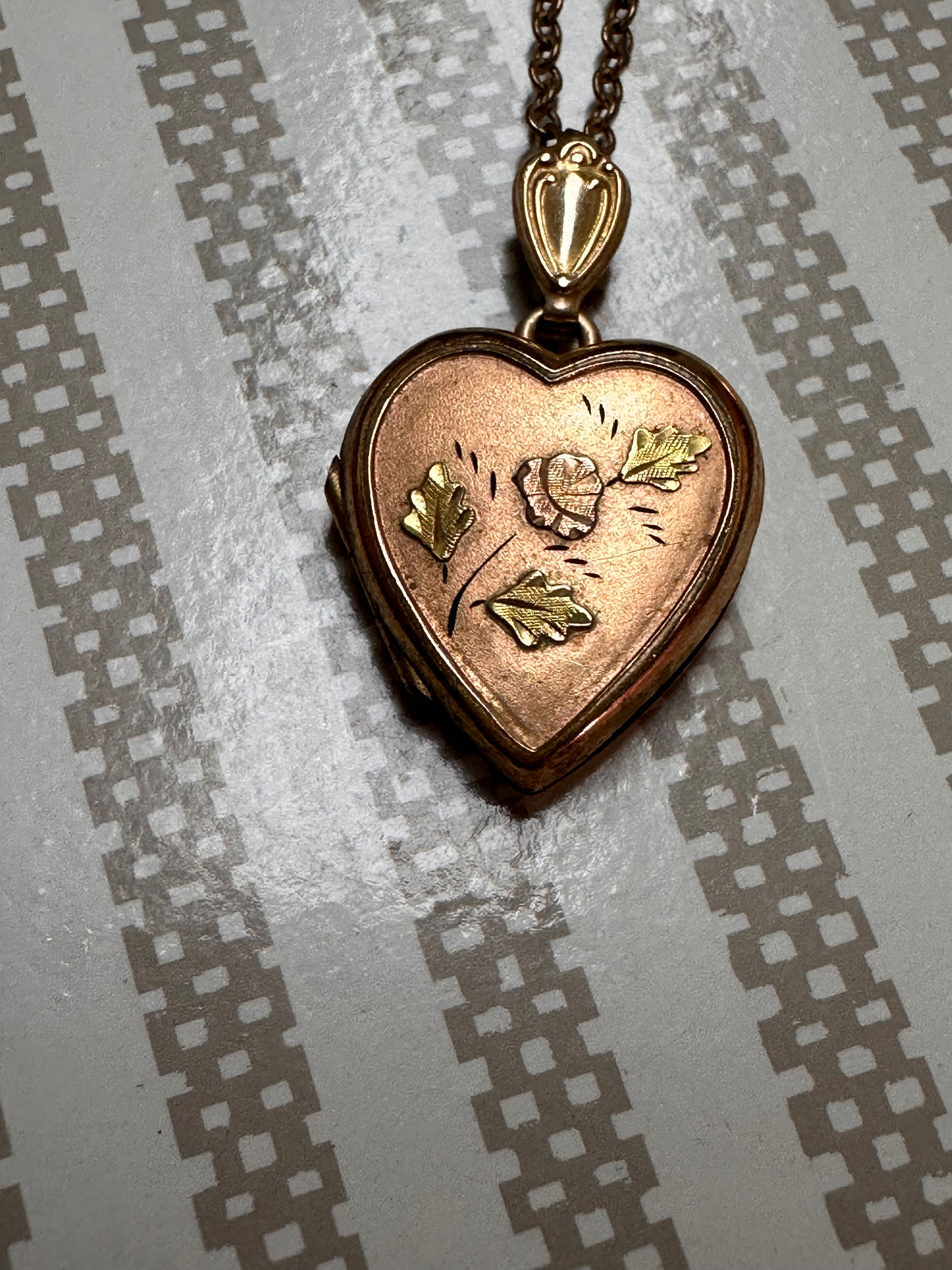 Vintage Heart Locket Pendant - Image 6