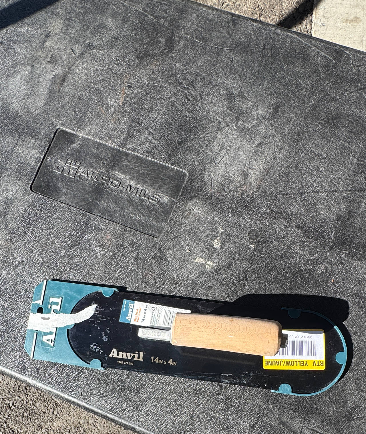 Anvil 14 in. x 4 in. Finishing Trowel