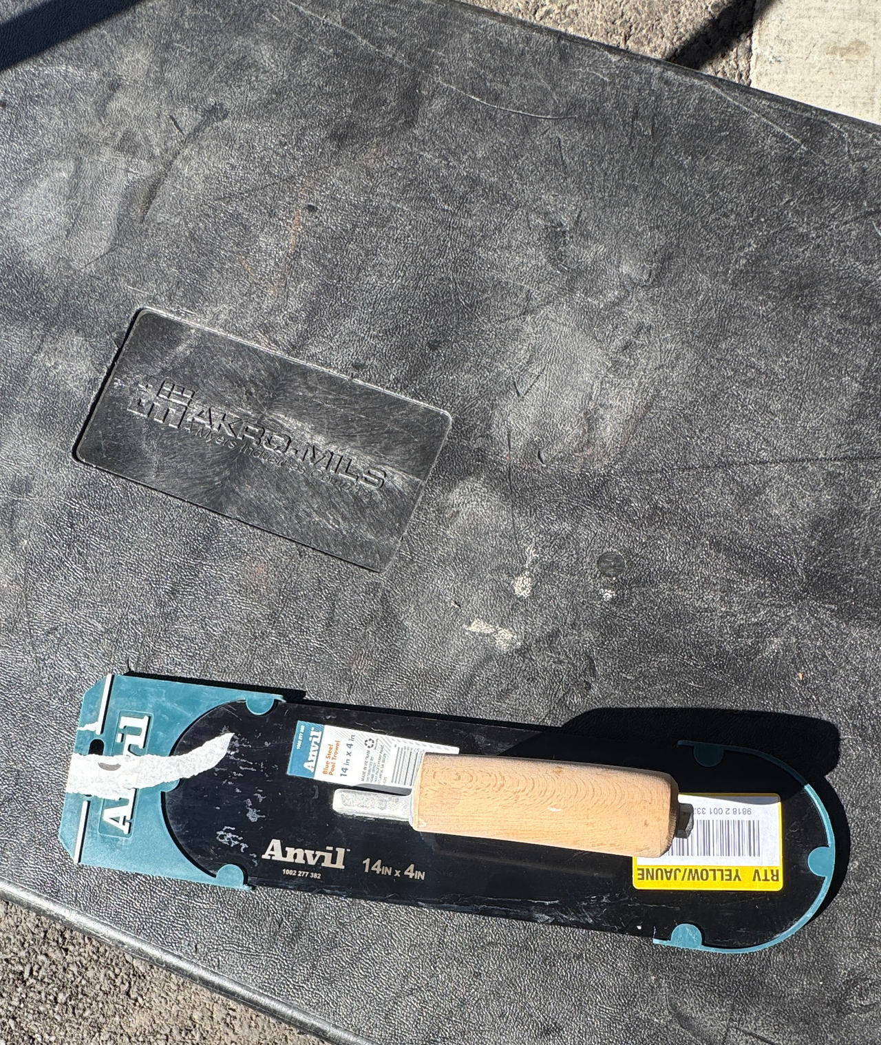 Anvil 14 in. x 4 in. Finishing Trowel