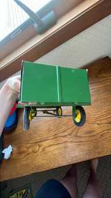 John Deere 1/16 Scale Die-Cast Flare Box Wagon - Image 5