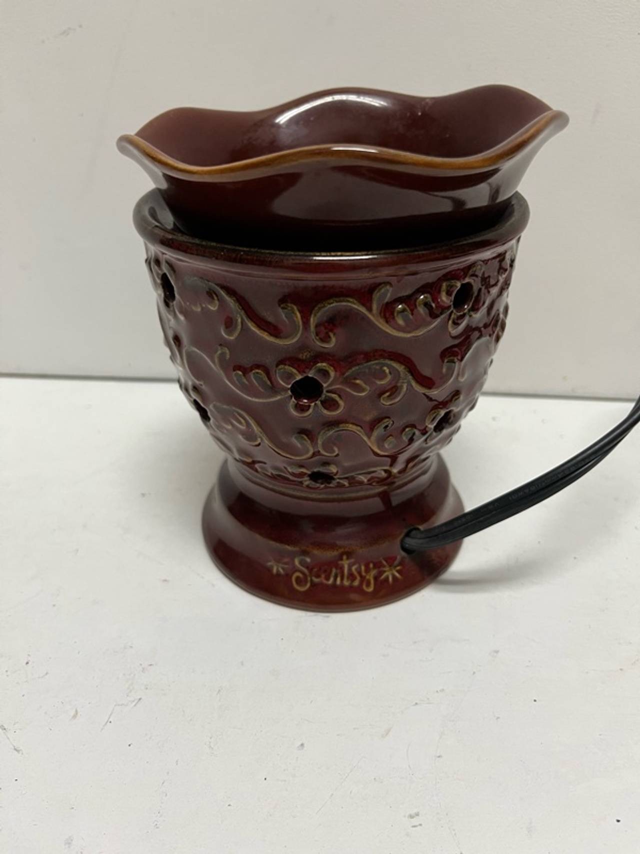Scentsy Roma Wax Warmer Burgundy Red