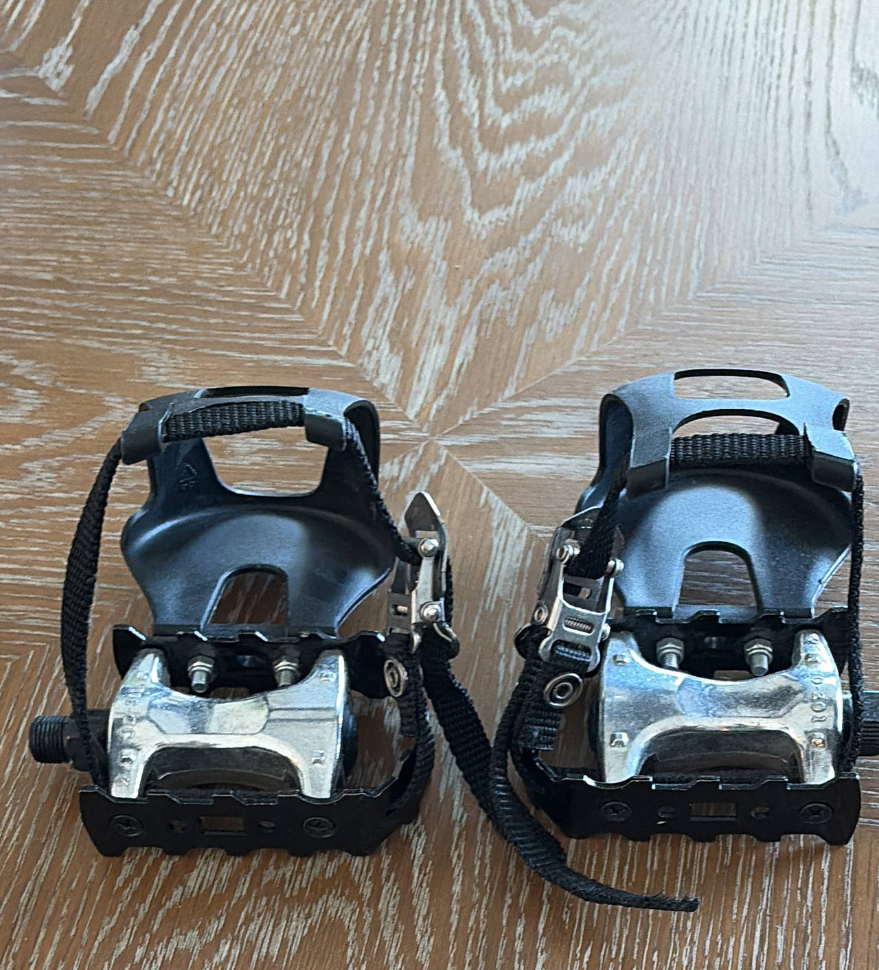 Schwinn Triple Link Pedals with Toe Clips and Straps