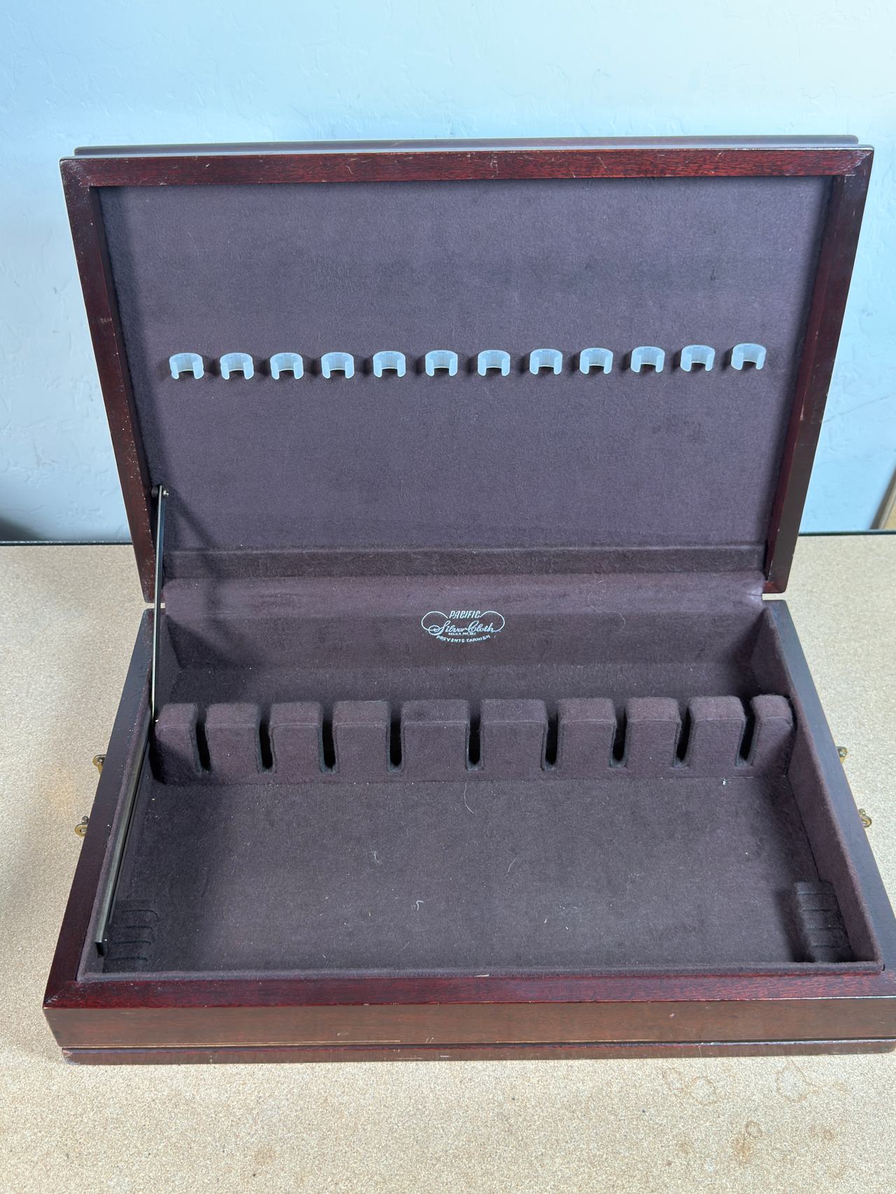 Pacific Silvercloth Wooden Flatware Chest