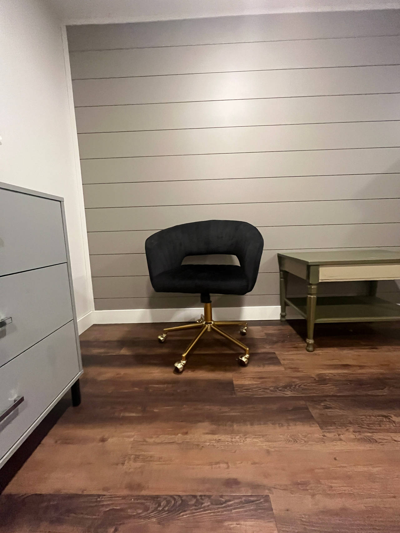 Modern Swivel Office Chair
