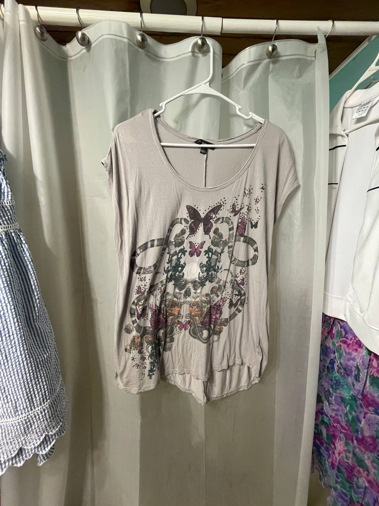 Women's Large Rock & Republic Graphic T-Shirt, Butterflies and Snakes Etc 