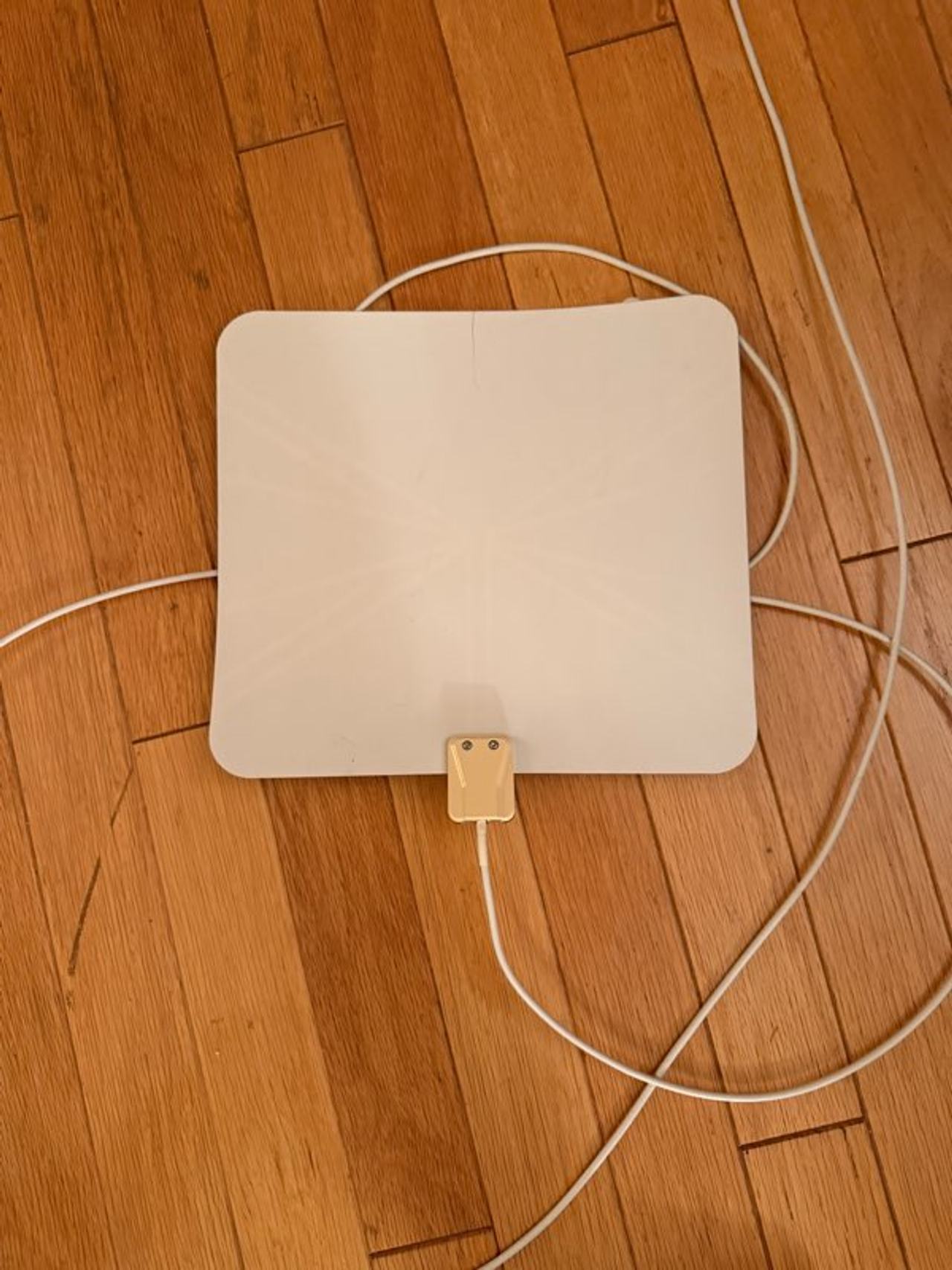 Flat Indoor HDTV Antenna