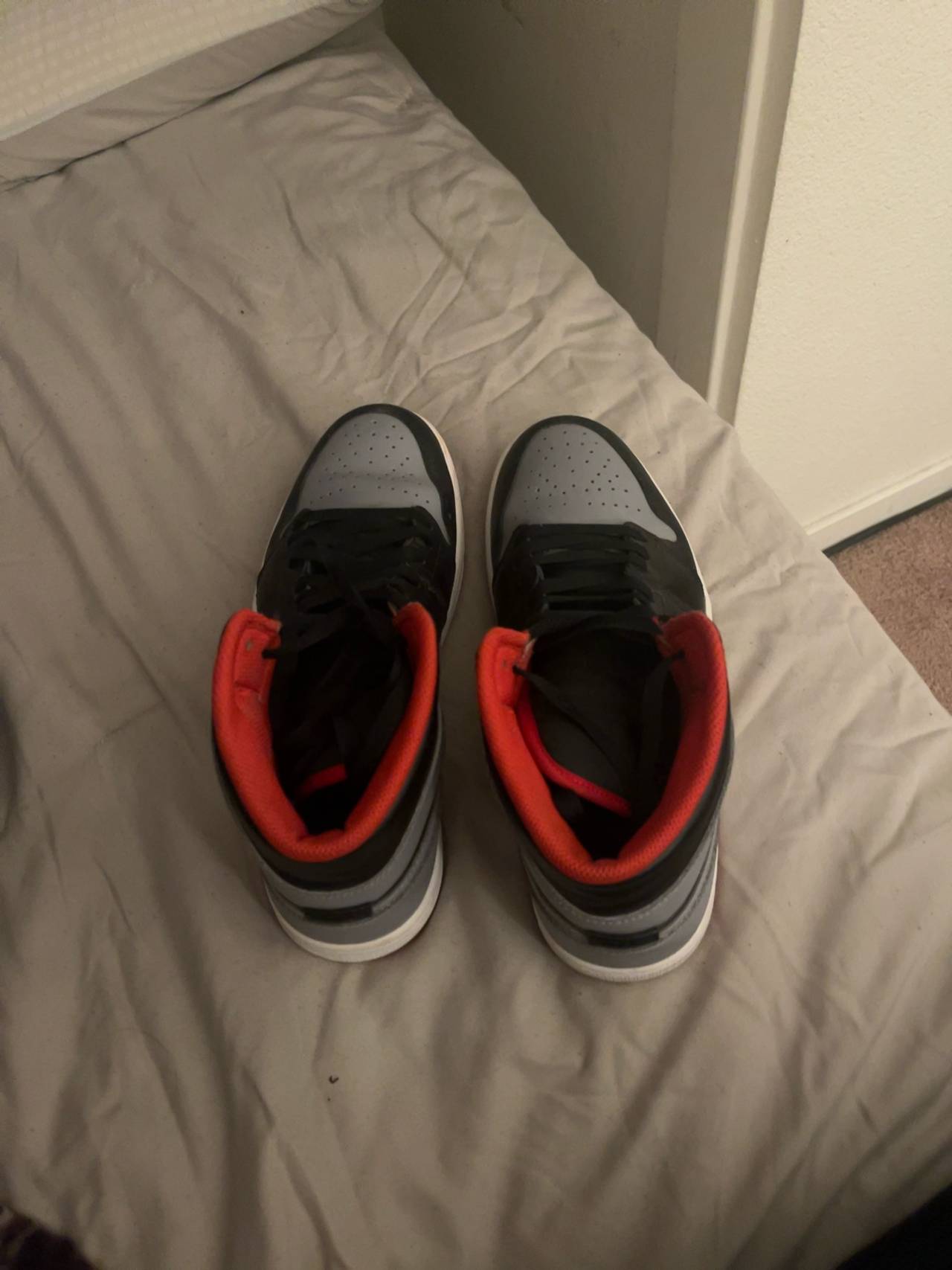 Nike Air Jordan 1 Mid Black Cement Grey/Fire Red