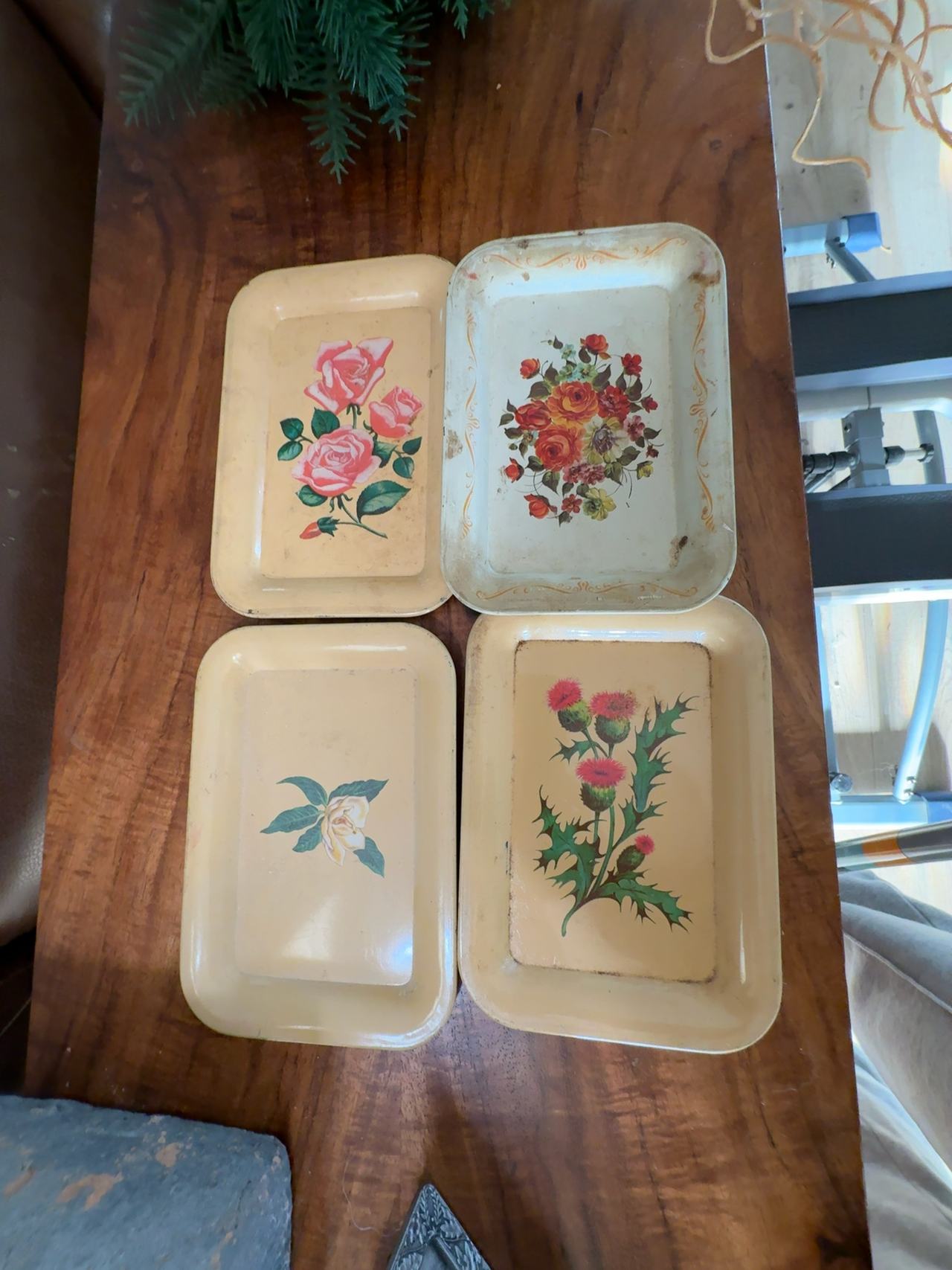 Vintage Magnolia Flower Metal Tray: set of 4