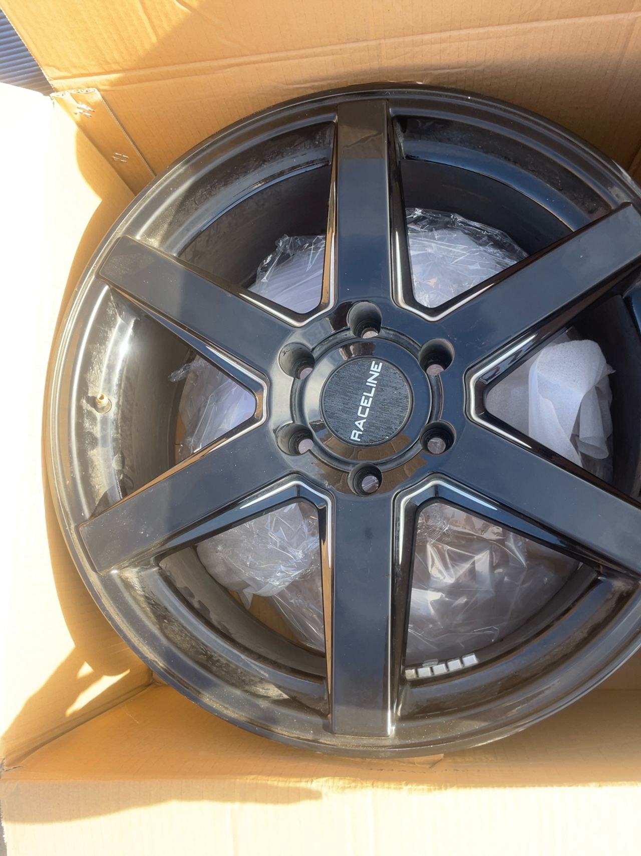 Raceline Surge Wheel Black