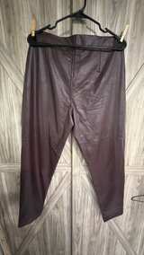 Vince Camuto Faux Leather Leggings Large Burgandy - Image 4
