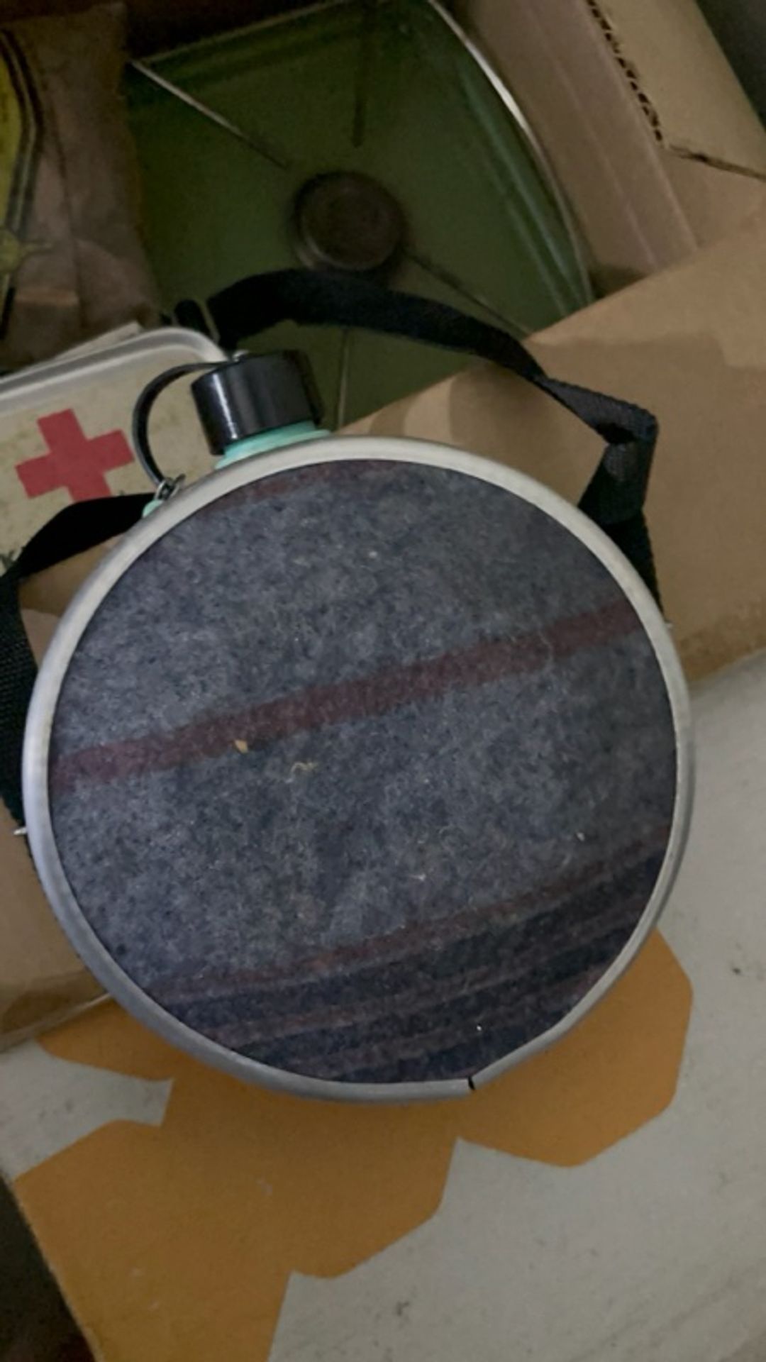 Oasis Vintage 2 Qt Round Canteen with Wool Fabric Cover