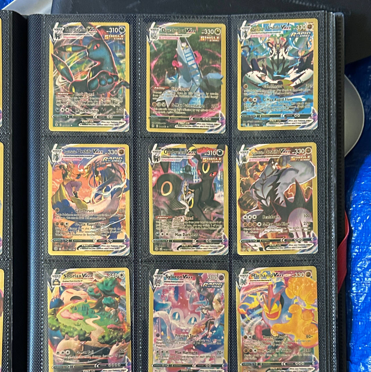 Pokémon TCG Umbreon VMAX Evolving Skies 215/203