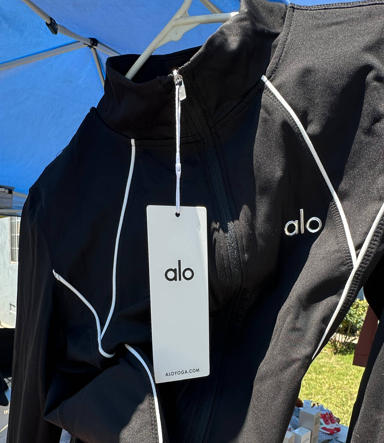 Alo Yoga Women's Zip Up Jacket with Piping
