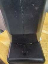 Swingline 690e Electric 3-Hole Punch - Image 4