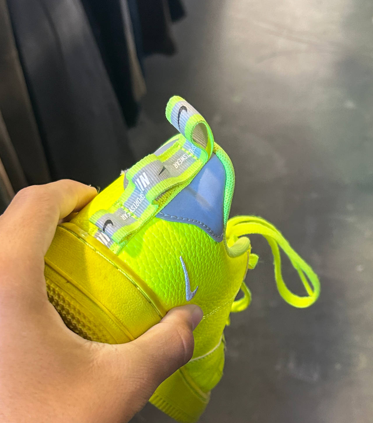 Nike Air Force 1 Low '07 LV8 Utility Volt