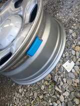 Ford Crown Victoria 17" Steel Wheel - Image 3