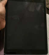 Apple iPad (6th generation) - Image 1