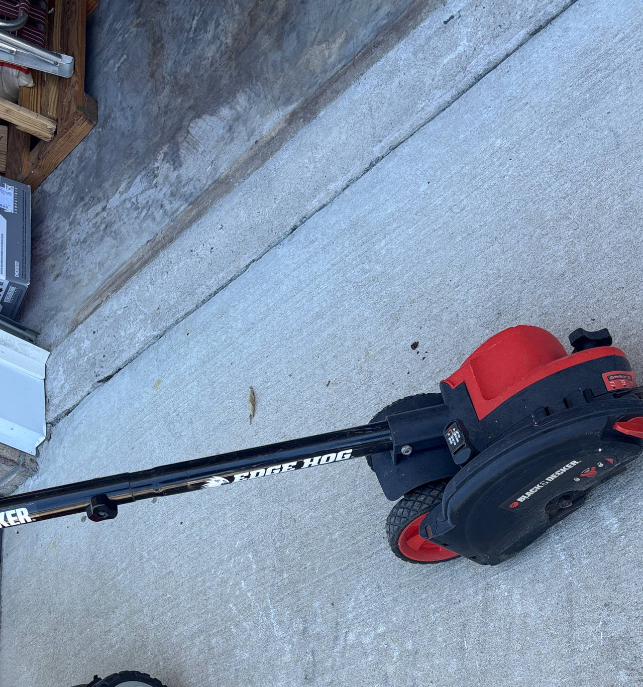 Black + Decker Edge Hog LE750 Electric Landscape Edger