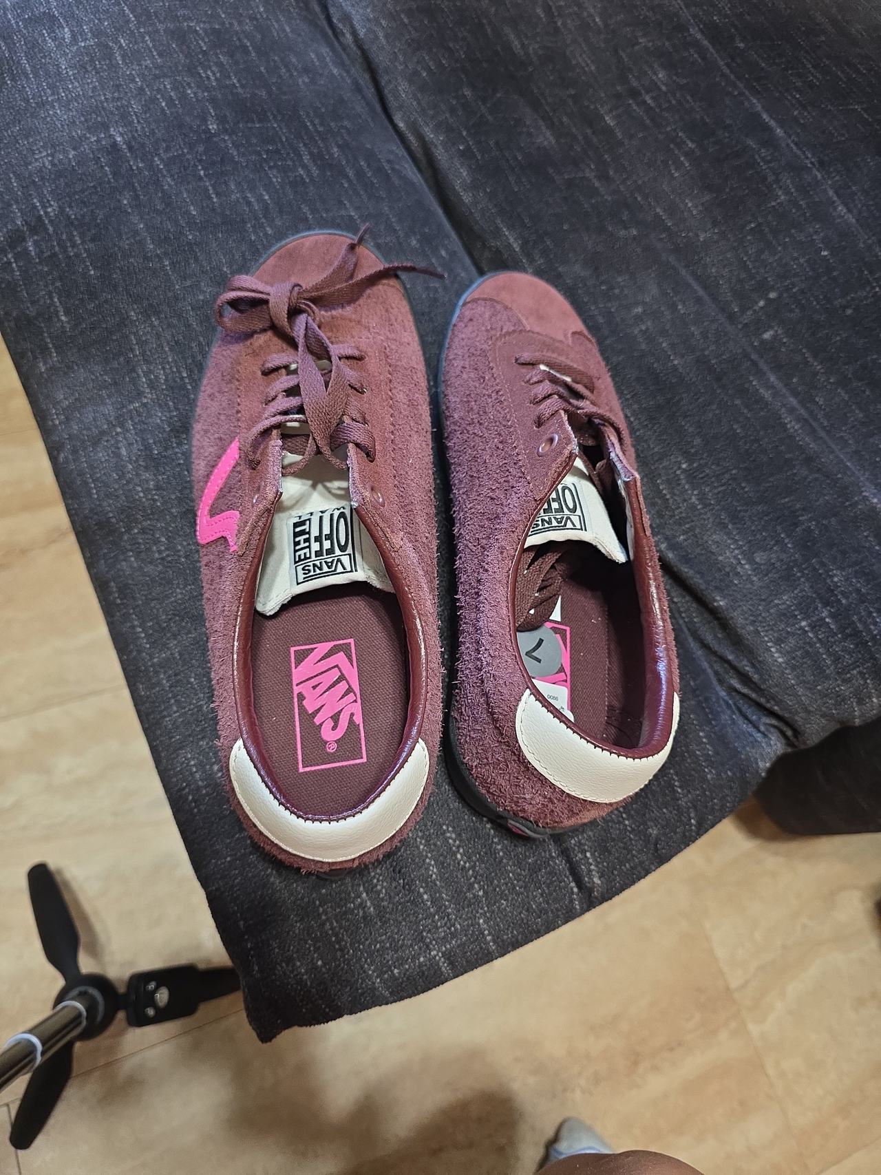 Vans Sport Low Hairy Suede Burgundy Pink.Size 7.5 For MEN and size 9 for Women