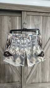 Fade to Blue Parkside Shorts Southwestern Print size 27 Aztec - Image 2