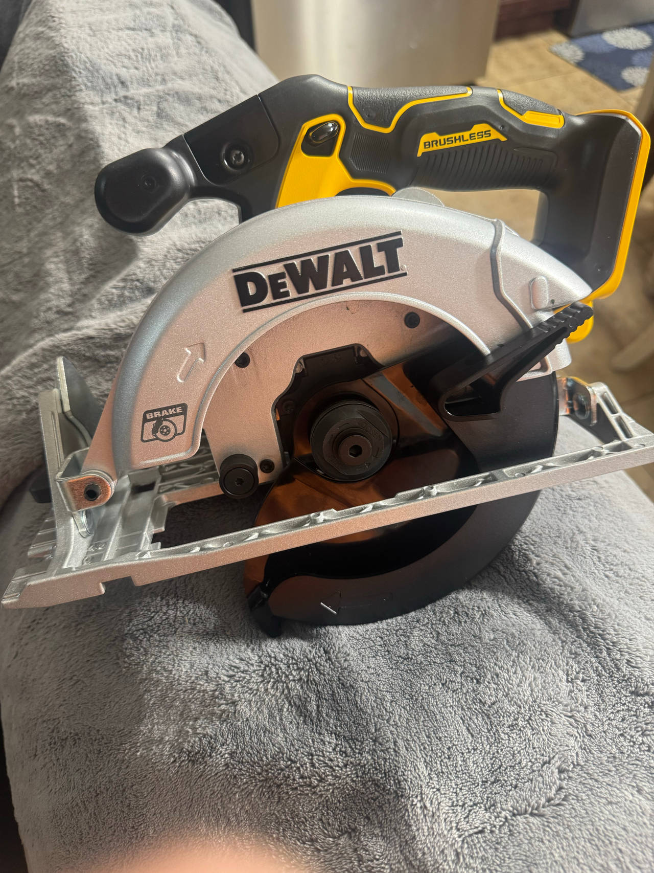 DeWalt DCS565 20V MAX 6-1/2 in. Brushless Cordless Circular Saw