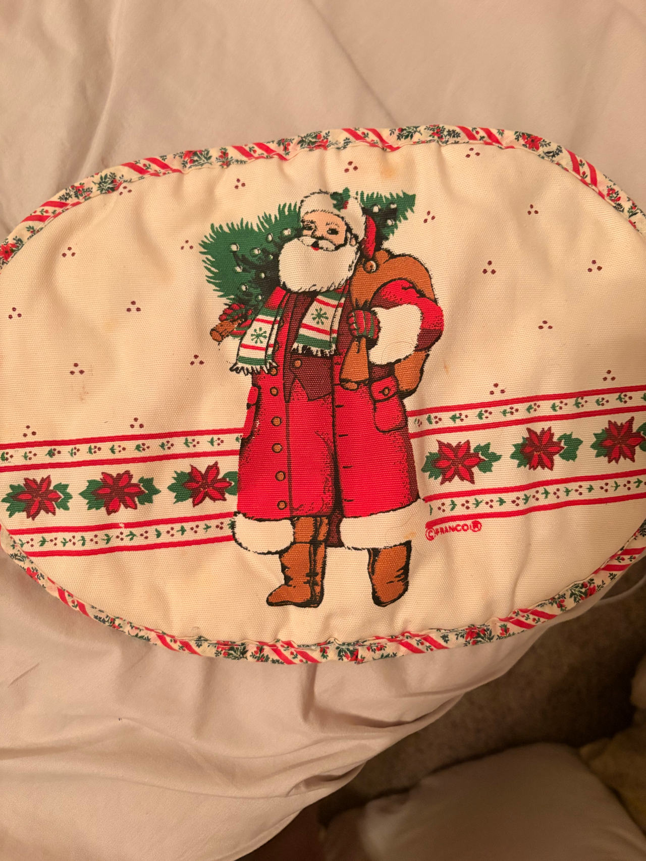 Branco Vintage Santa Oval Placemat