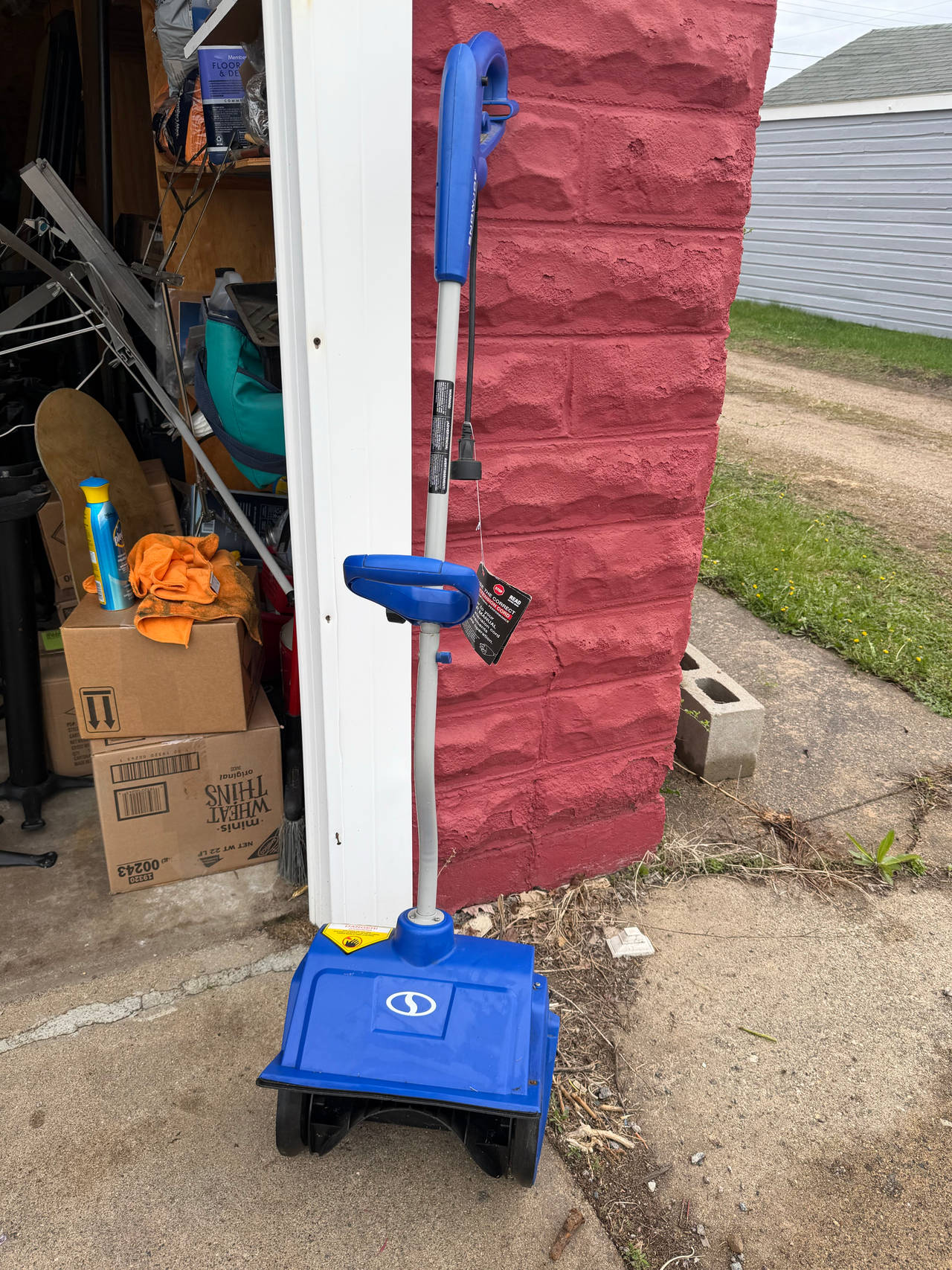 Snow Joe 323E Electric Snow Shovel