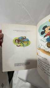 Walt Disney's Mickey Mouse's Picnic (A Little Golden Book) - Image 3
