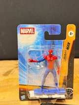4 action figures Marvel Collectible - Image 5