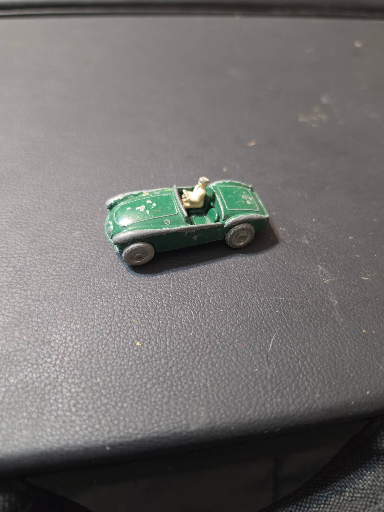 Matchbox Series No. 19 Austin Healey 100-4