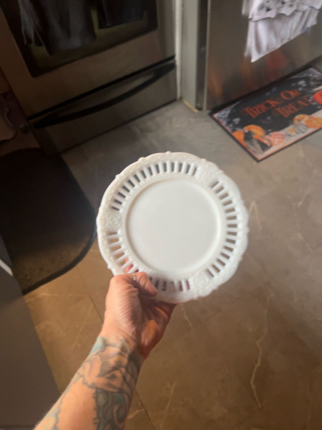 Kemple Milk Glass Plate Panel Peg Open Edge