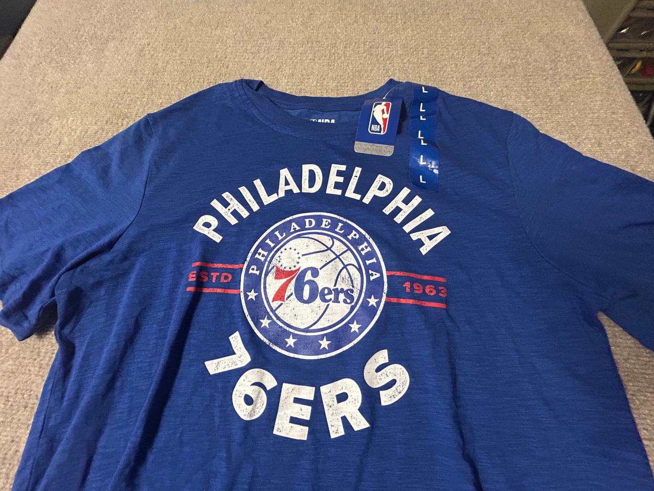 NBA Philadelphia 76ers Men's Blue Distressed Logo T-Shirt